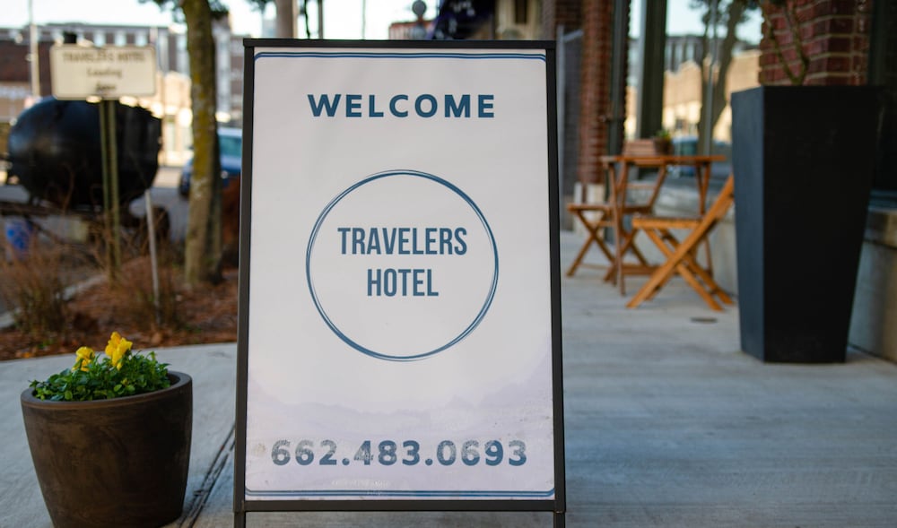 Travelers Hotel 25/39