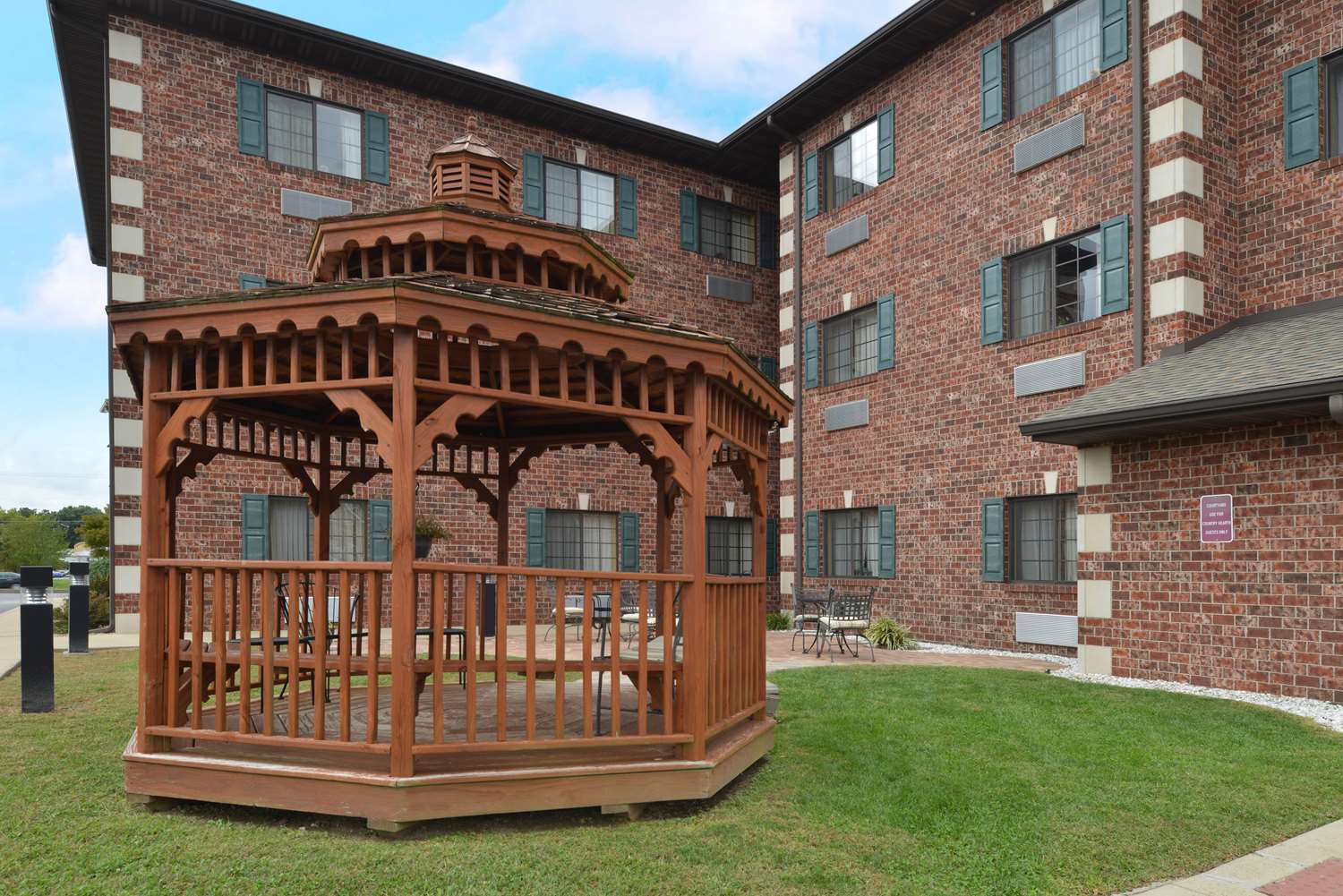 Country Hearth Inn & Suites Edwardsville St. Louis 51/51