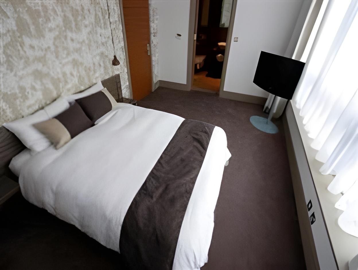 Above the Bar, Executive, Double Bed