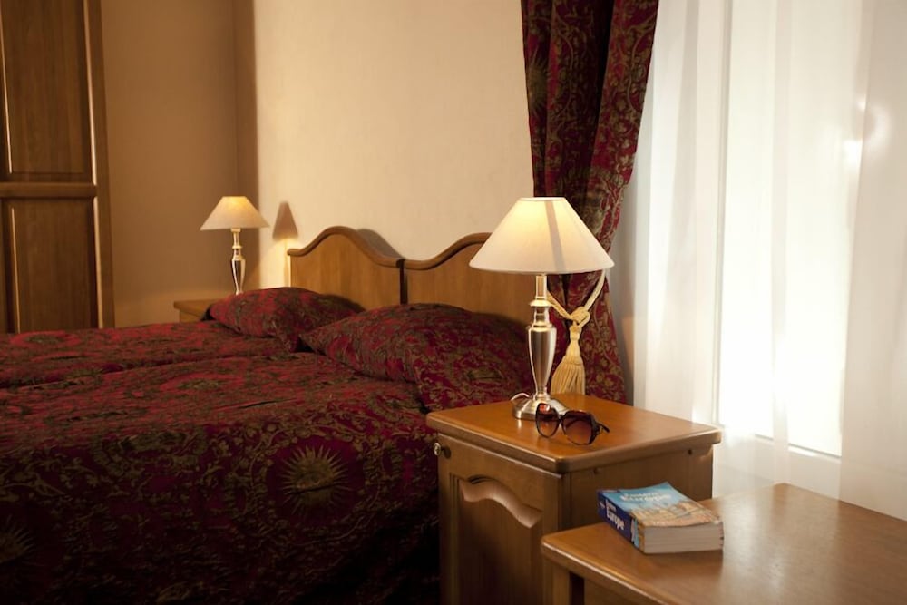 Monte Kristo Hotel 60/95