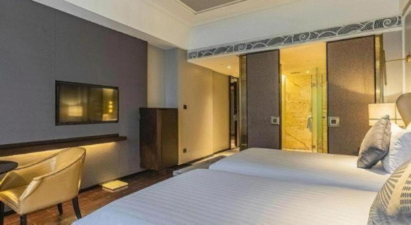 Grand New Century Hotel Yixing 11/50