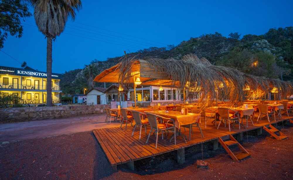 Kensington Kerdime Beach Hotel 25/27