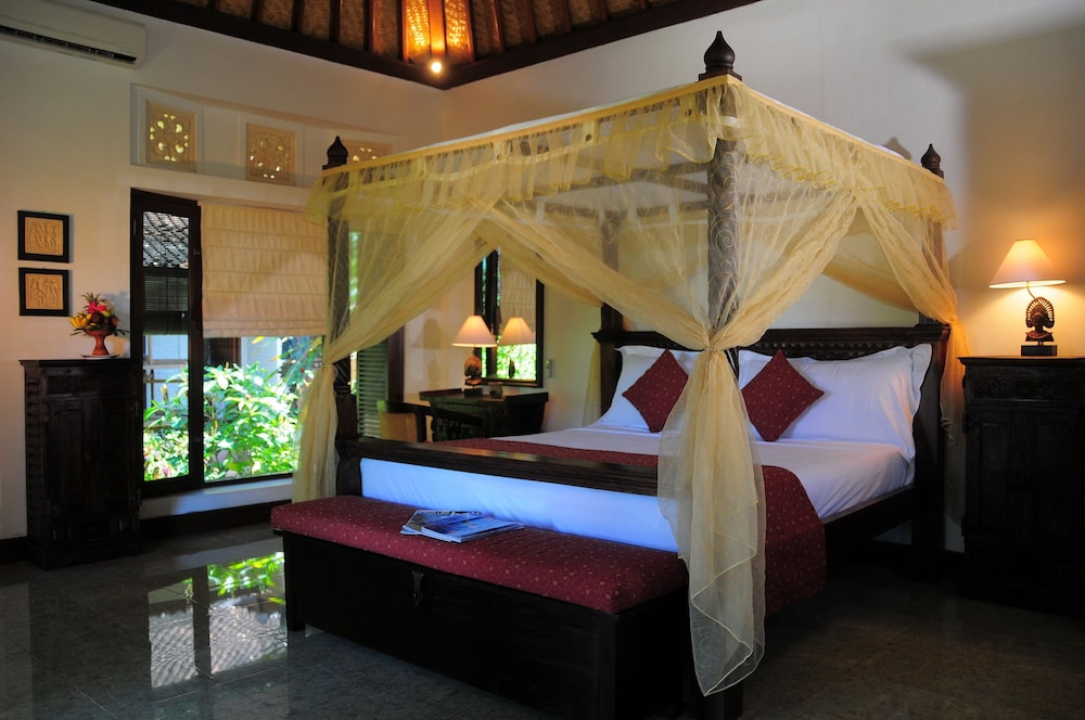 Tirta Ayu Hotel Restaurant 10/50