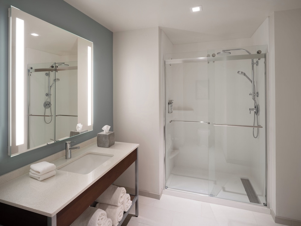 غرفة بريميوم بسرير كينج، EVEN Hotel Bozeman Yellowstone Intl Arpt, an IHG Hotel 6/6