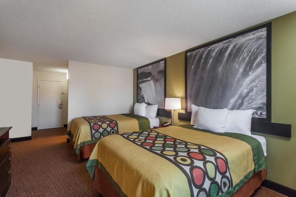 Hotel Hamburg NY 25/55