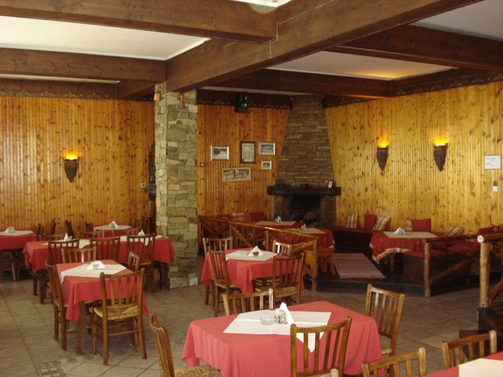 Hani Zisi Hotel 30/50