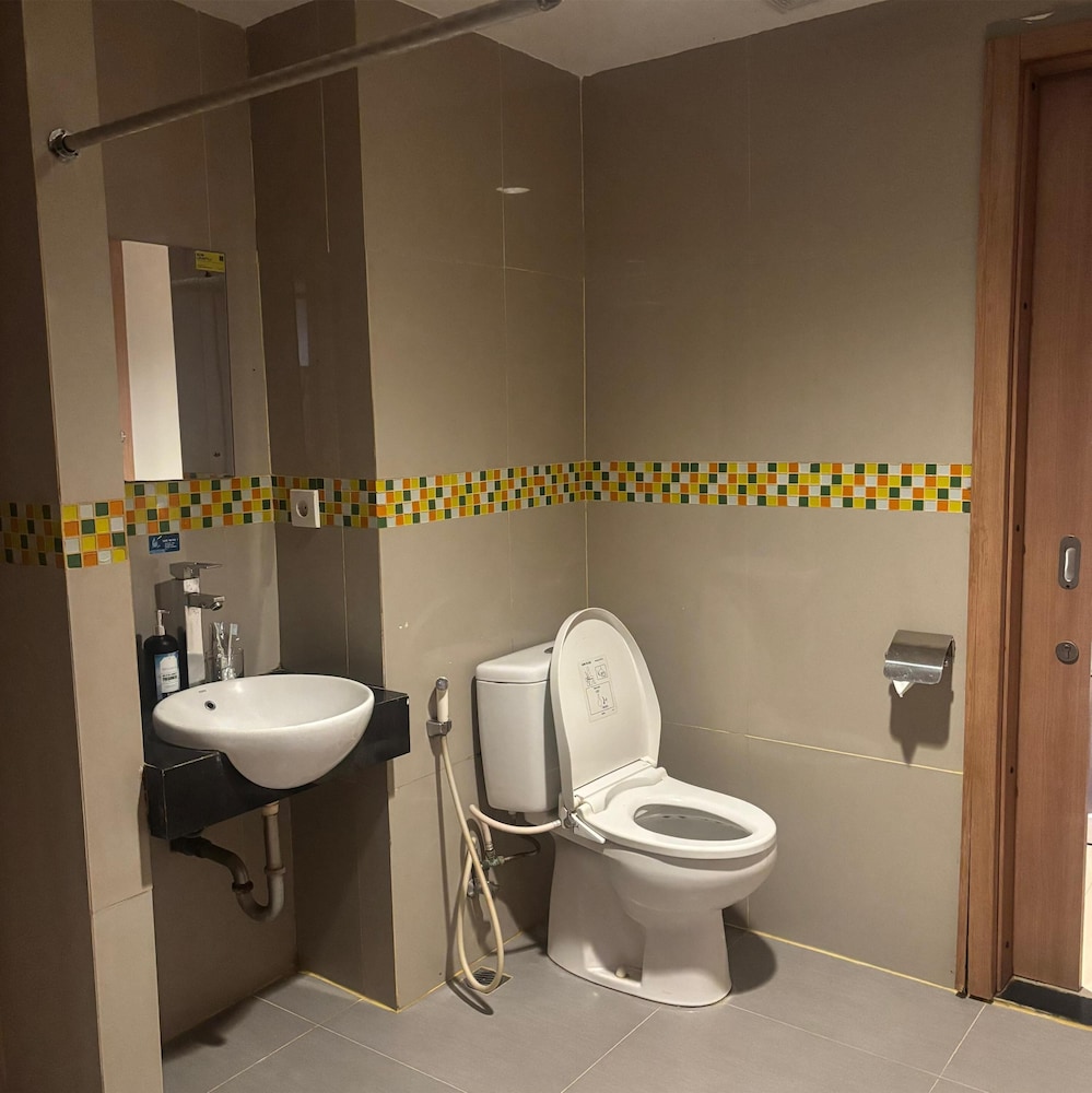 Kyriad Hotel Haka Makassar 21/23