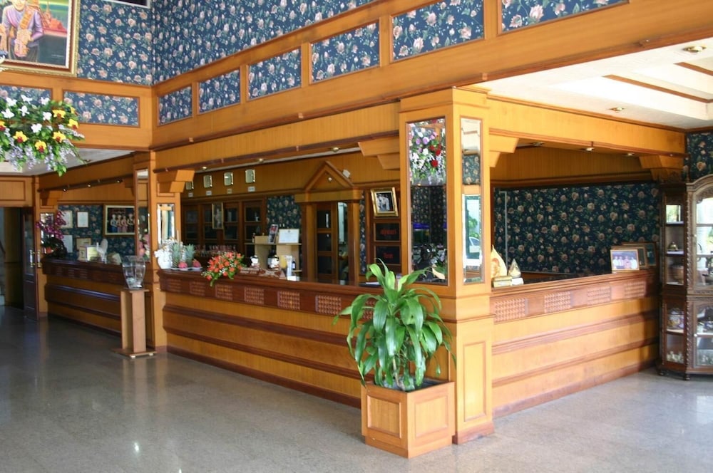 Sakol Grand Palace Hotel 2/17