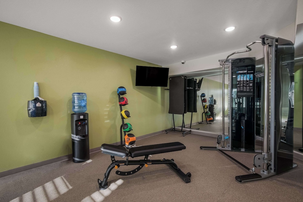 Woodspring Suites Milwaukee - Menomonee Falls 11/27