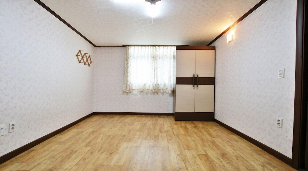 Yeongheung-Do Mirim Pension 24/50