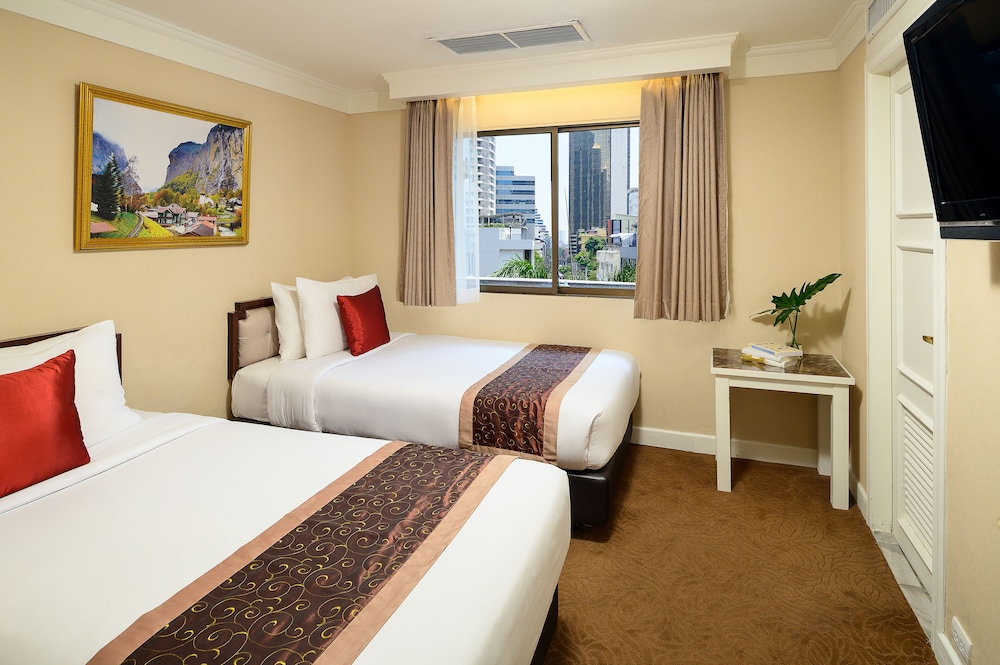 Court Wing Hotel Sukhumvit Bangkok 11/54