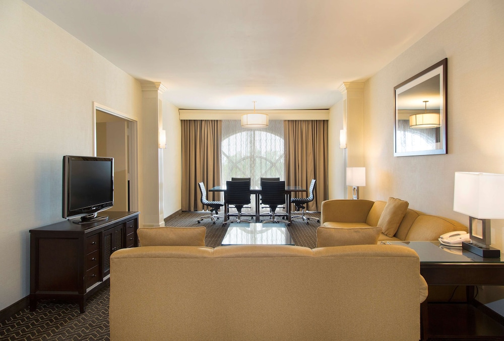 Doubletree Suites By Hilton Lexington 45/78