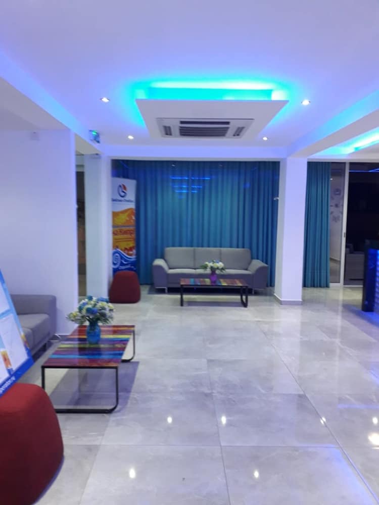 Sunny Blue Hotel 115/131