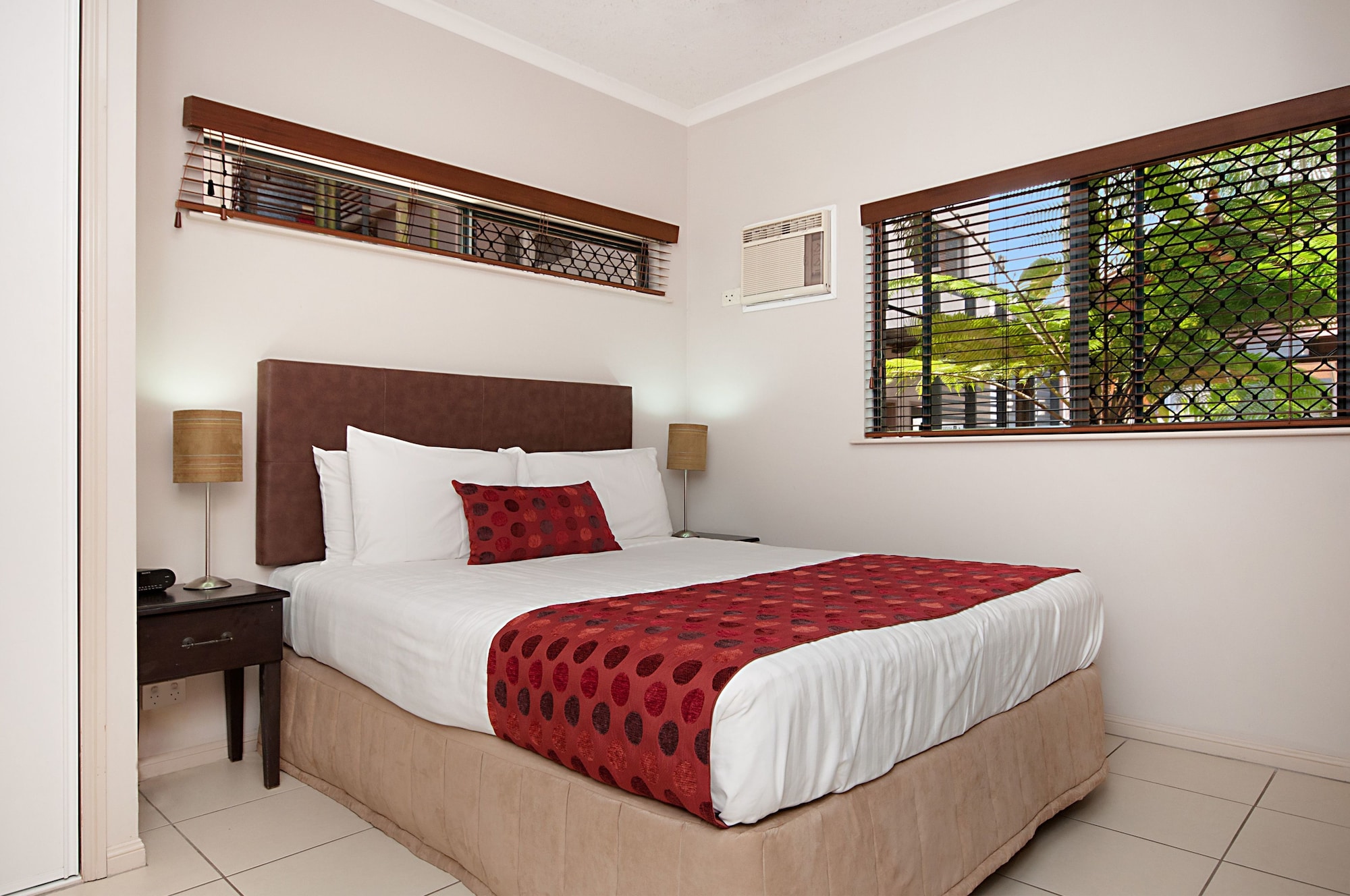 1 Bedroom, Deluxe, Queen Bed, Pool View