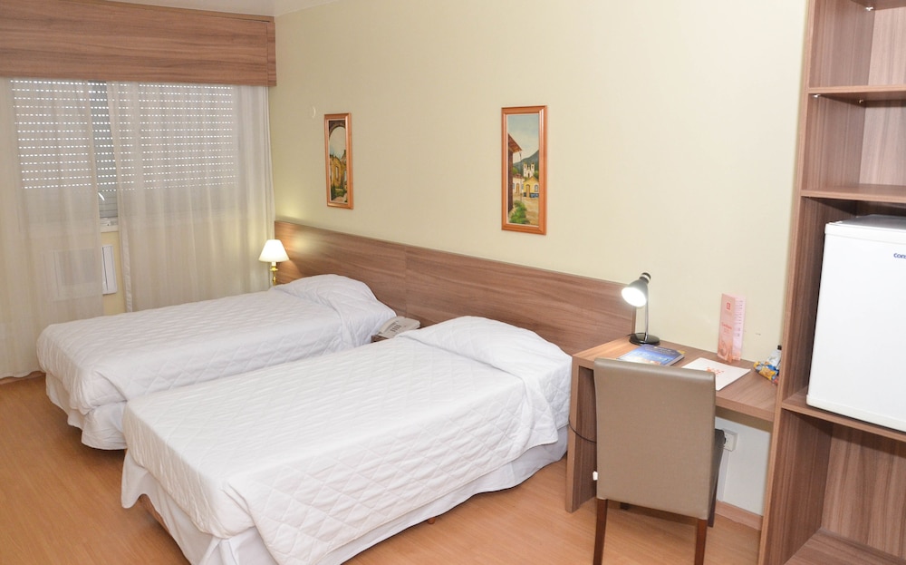 Hotel Embaixador 32/76