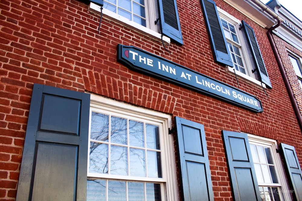 The Inn at Lincoln Square 1/40
