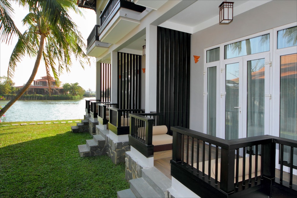 Hoi An Beach Resort 9/70