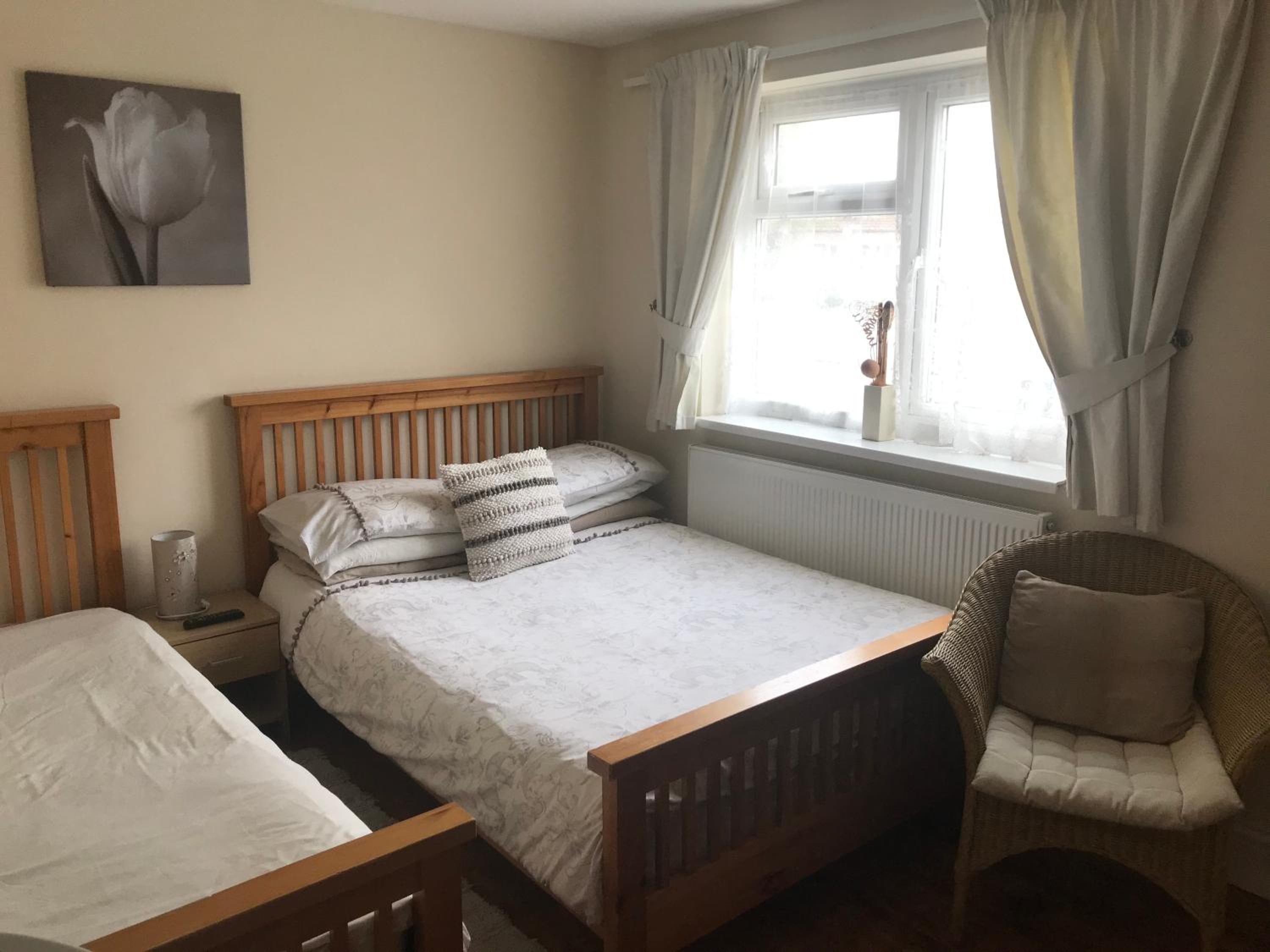 Abbey Lodge - Guest House 10/24