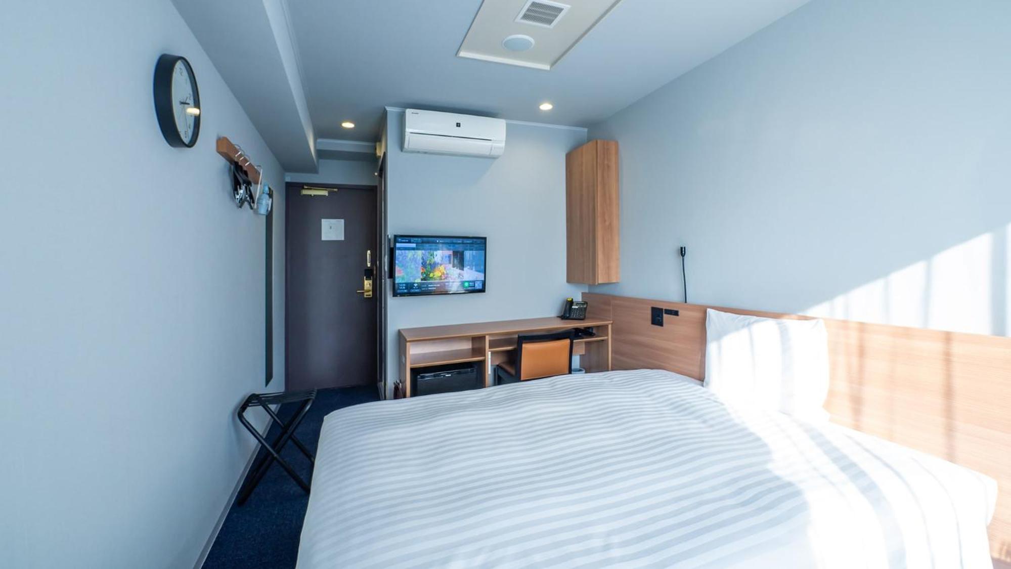 Deluxe, Double Bed, Smoking