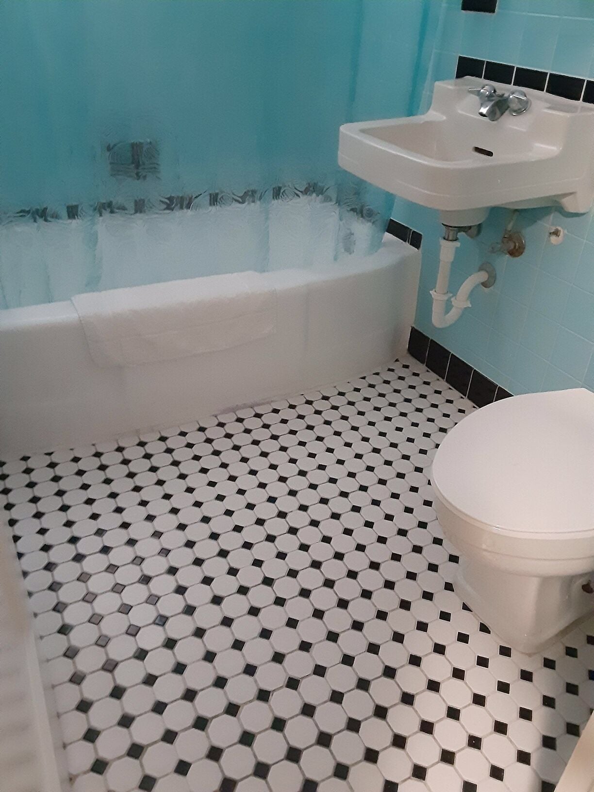 2 BEDROOMS, BASIC, SUITE