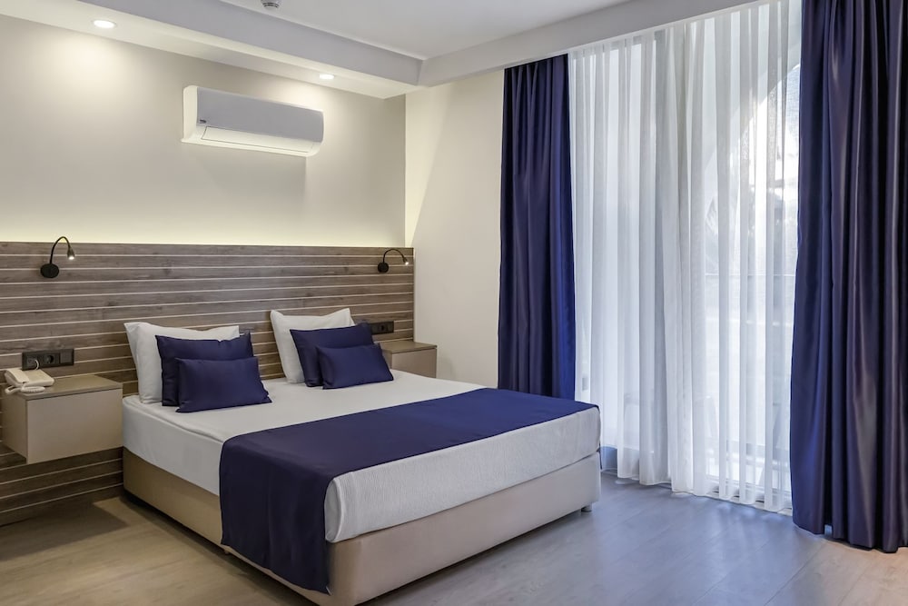 Side Square Hotel - Adults Only 11/40