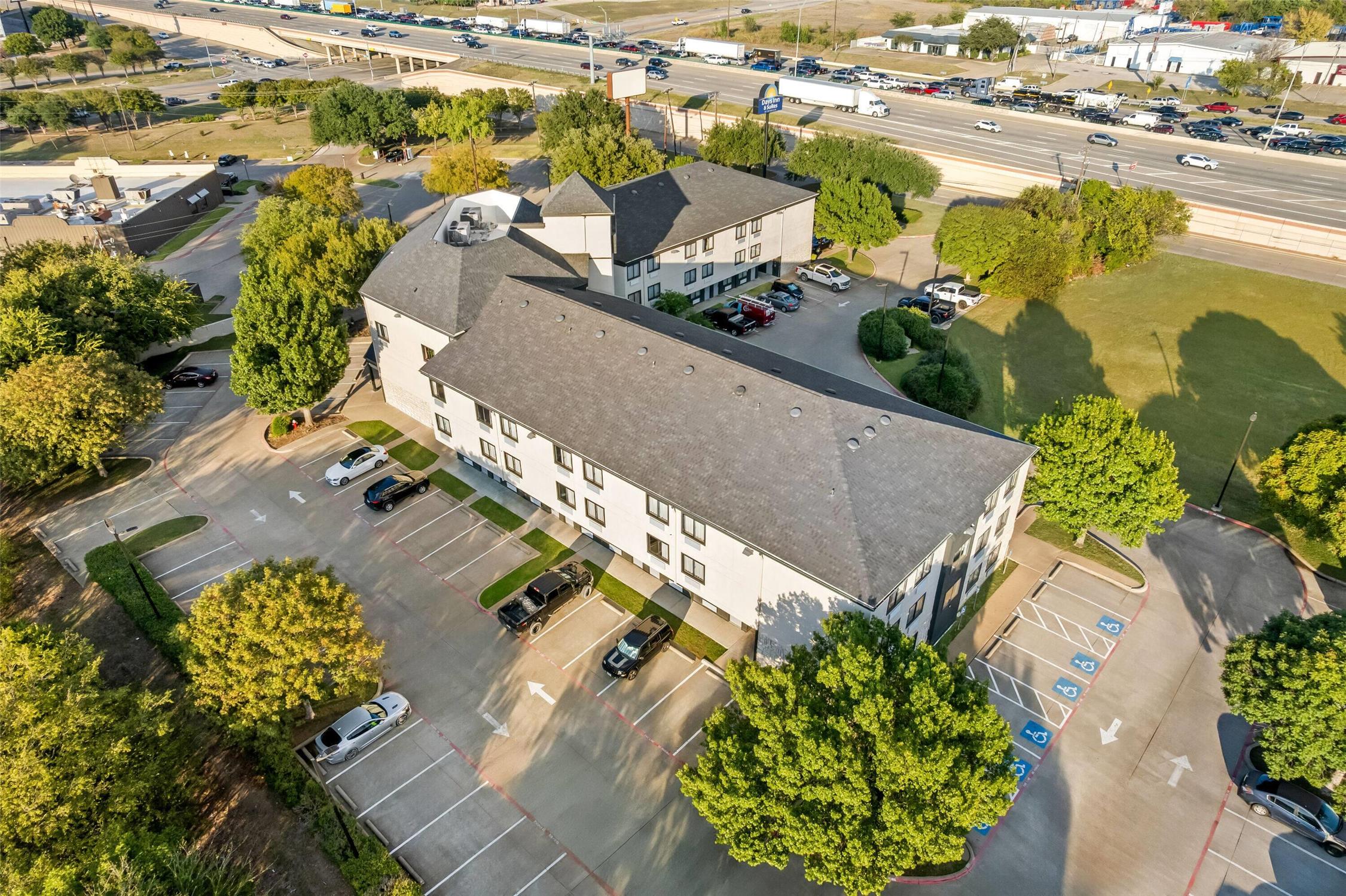 Days Inn & Suites by Wyndham DeSoto 38/44