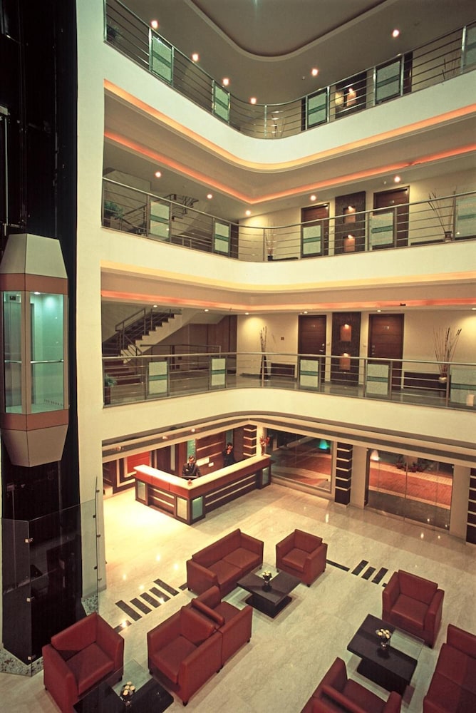 Lemon Tree Hotel Baddi 4/50