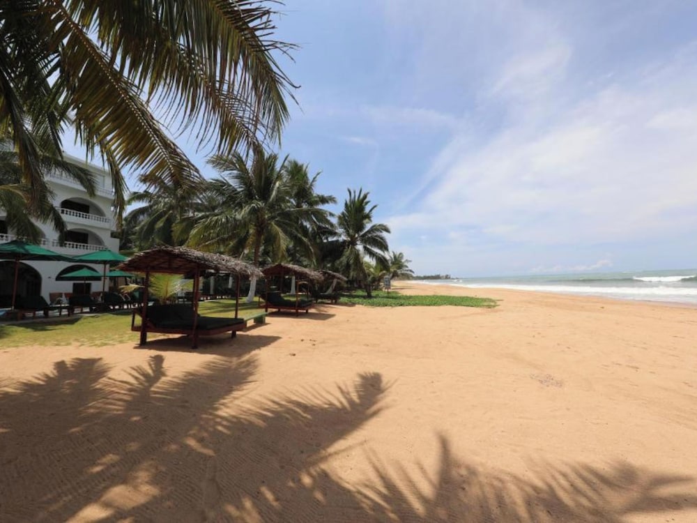 Joes Resort Bentota 40/50