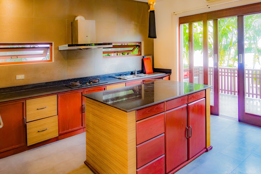 Pawanthorn Luxury Pool Villa Samui 4/50