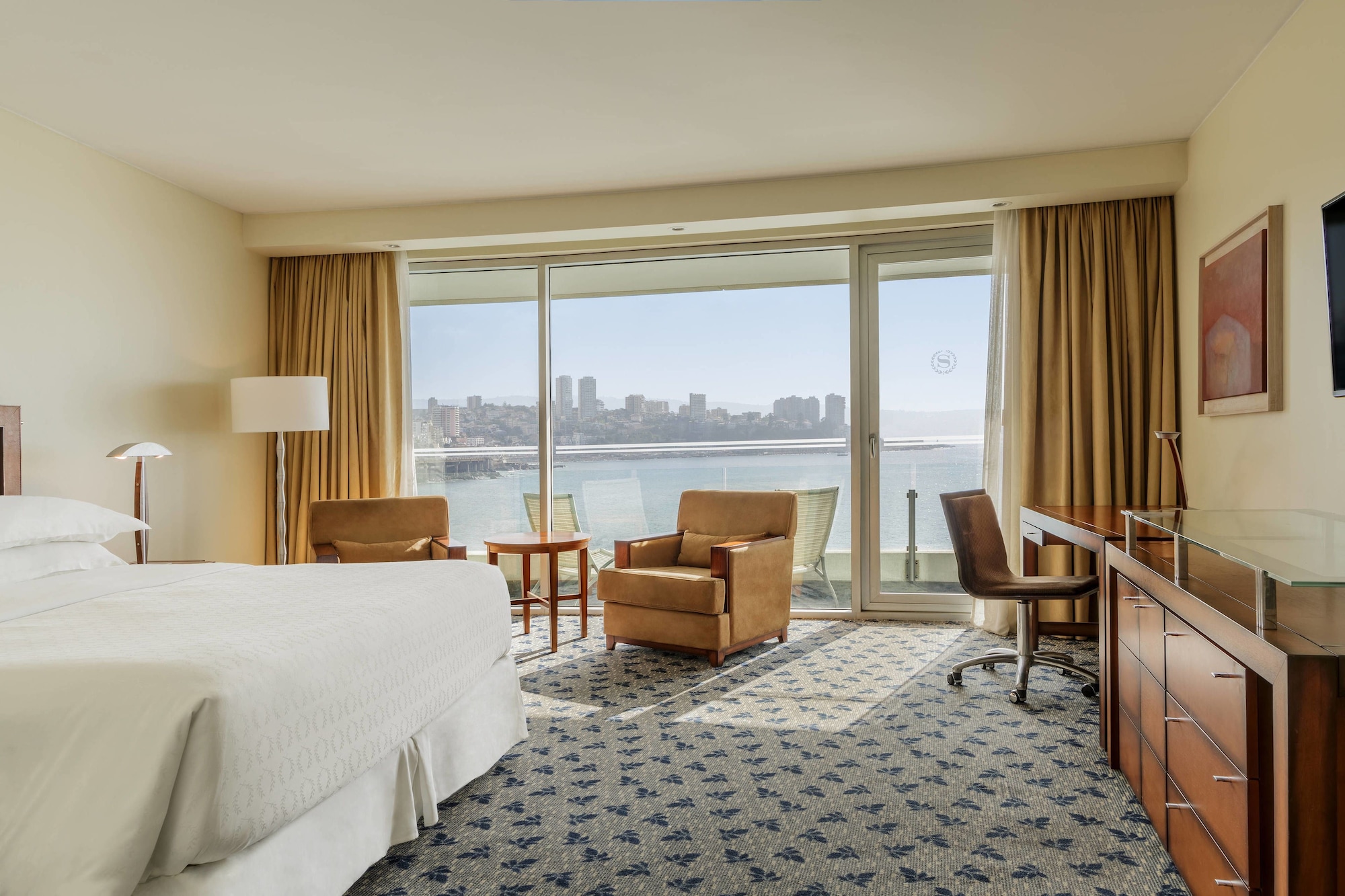 Classic, King Bed, Ocean View, Balcony