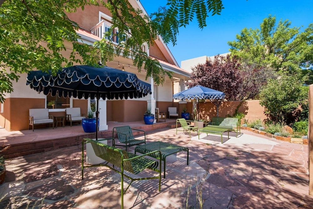 El Paradero Bed & Breakfast Inn 74/79