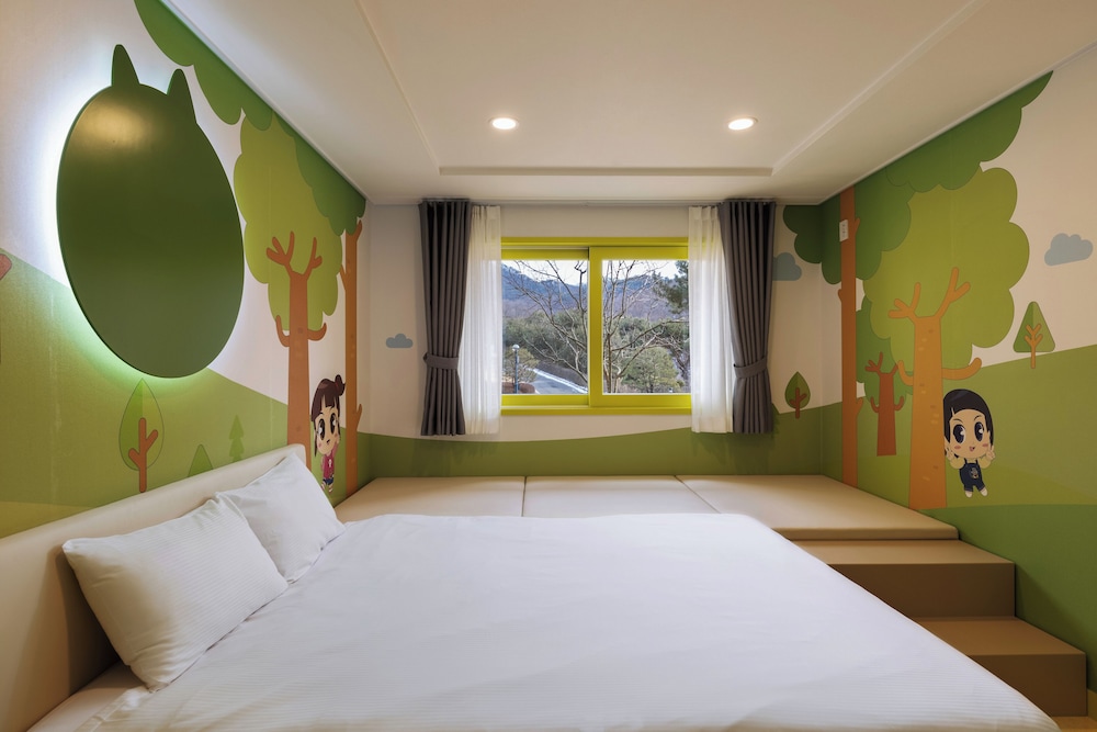 Village, Apartment, 2 Futon Beds
