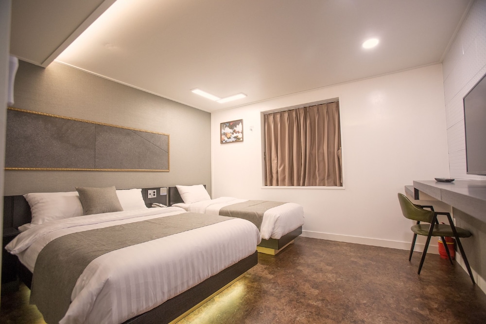 Hotel Major 2 24/51