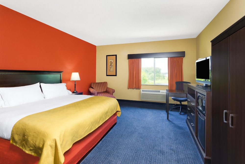 Studio, Suite, King Bed, Lake View