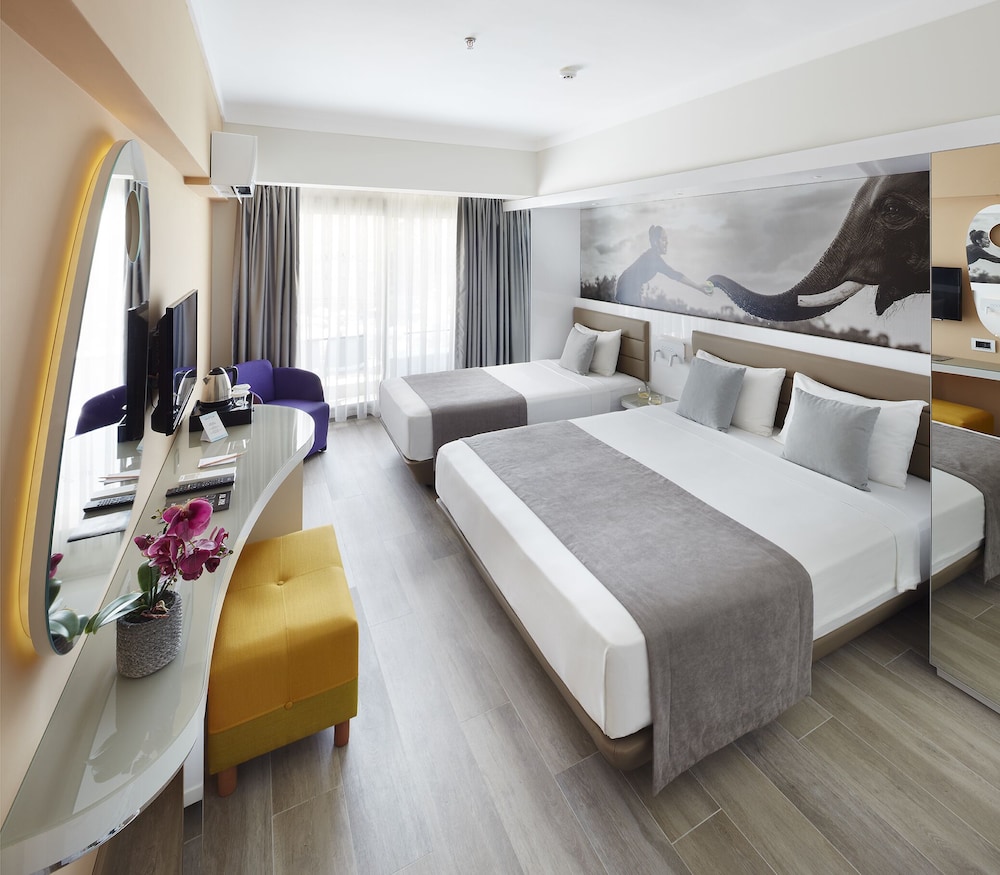 Lalila Blue Suites 22/73