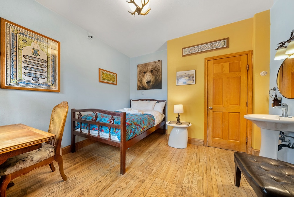 Qupqugiaq Inn 23/61
