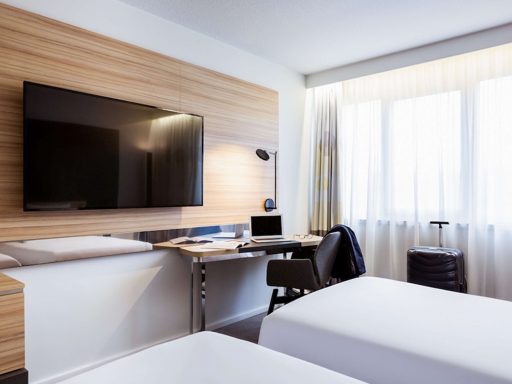 NOVOTEL LIMOGES LE LAC 22/72