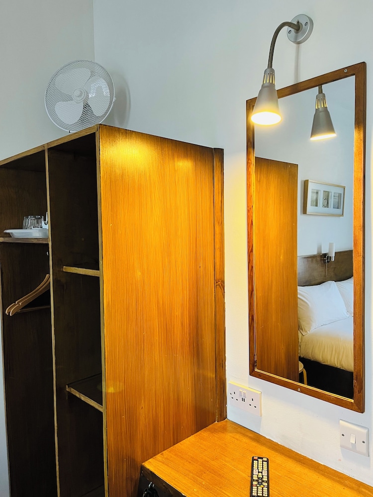 Arriva Hotel 33/50