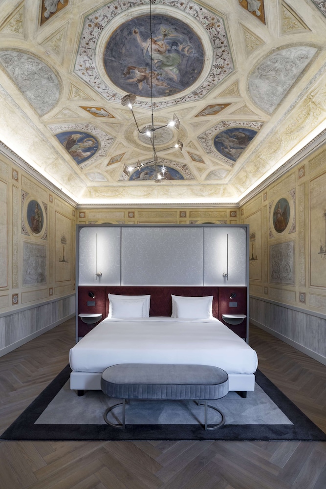 Radisson Collection Hotel, Palazzo Nani Venice 35/77