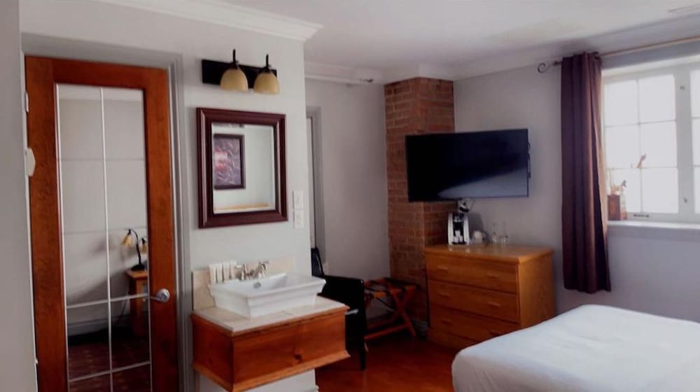 Hotel Louisbourg 23/49