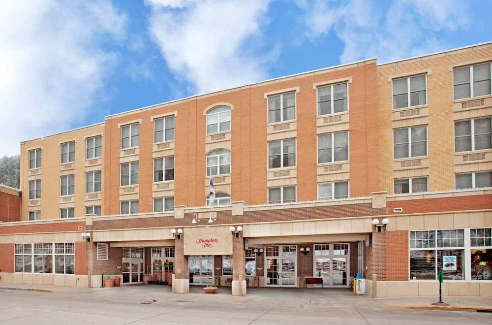 HAMPTON INN DEADWOOD AT TIN LIZZIE GAMING RESORT SD