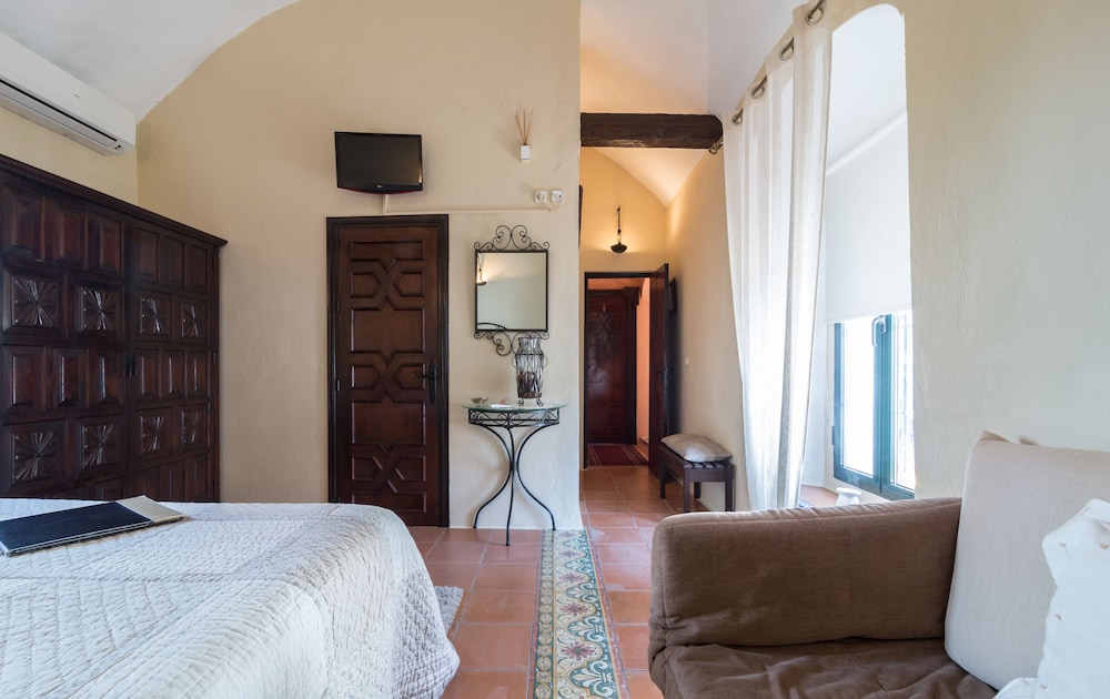 Hacienda El Santiscal - Adults Only 7/44