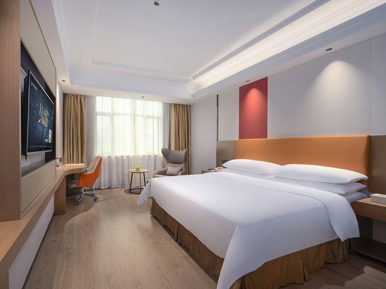 Vienna International Hotel (Huizhou South Railway Station, Wanda Plaza) 18/35