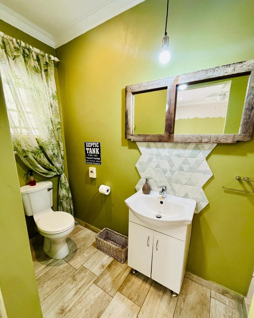 Longtom Farm Guest House 15/23