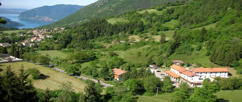 HOTEL CONCA VERDE 68/73