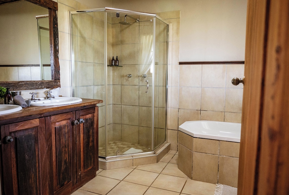 De Denne Guest House 48/50