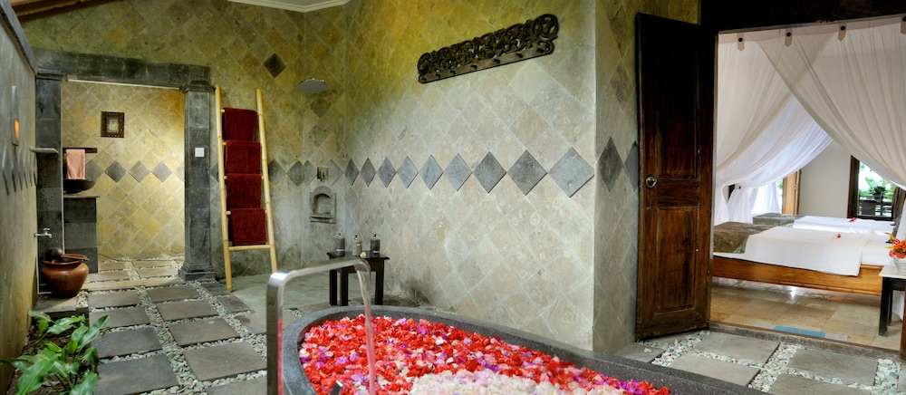 CORAL VIEW VILLAS 18/53