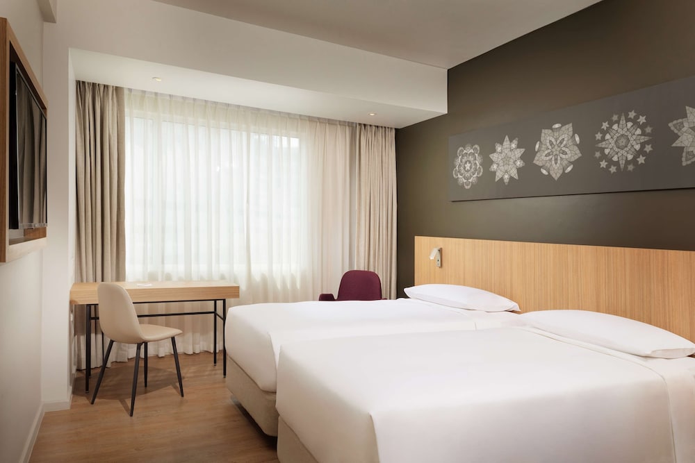 Park Inn By Radisson Clark 20/50