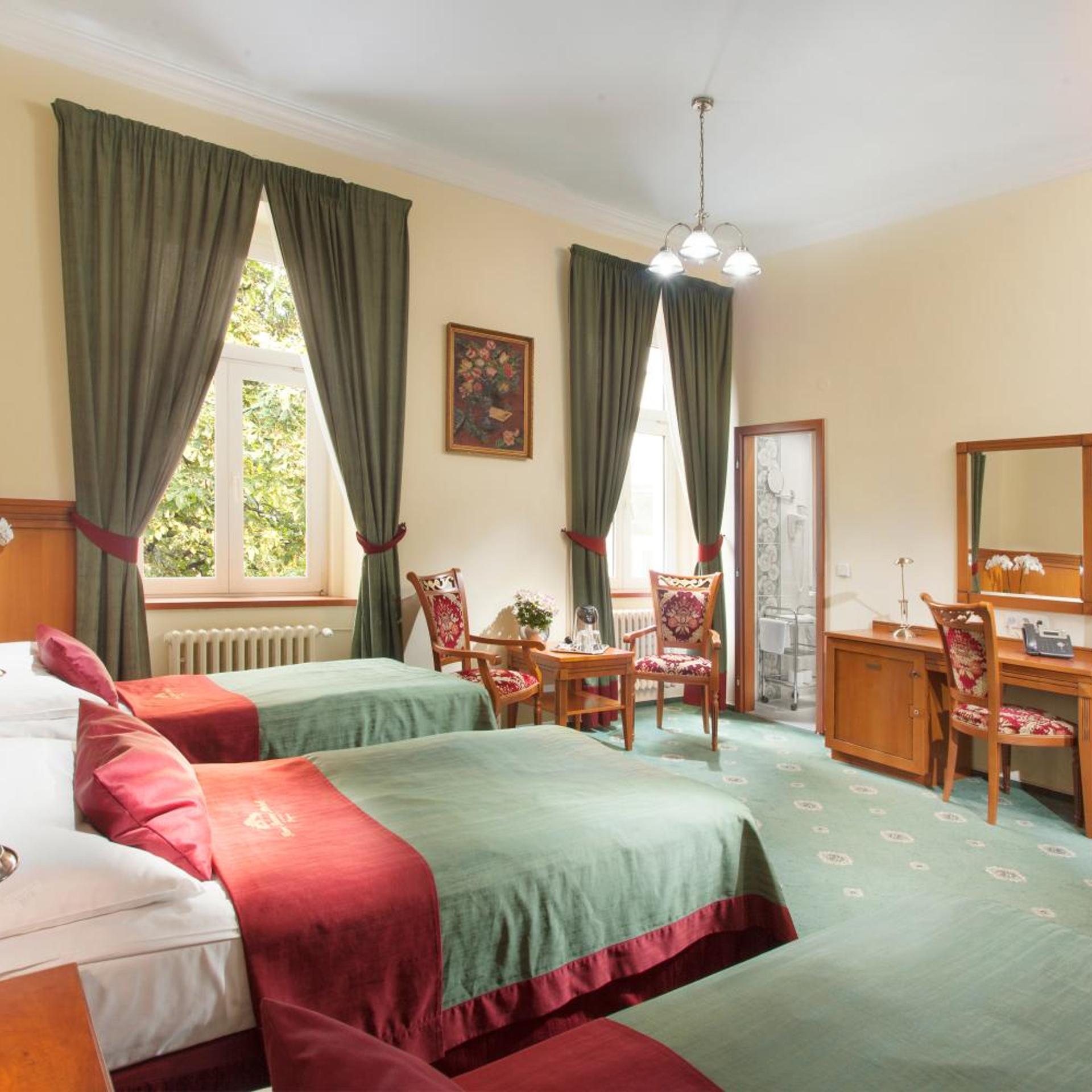 غرفة سوبيريور ثلاثية بسرير فردي، Green Garden Hotel 4/10