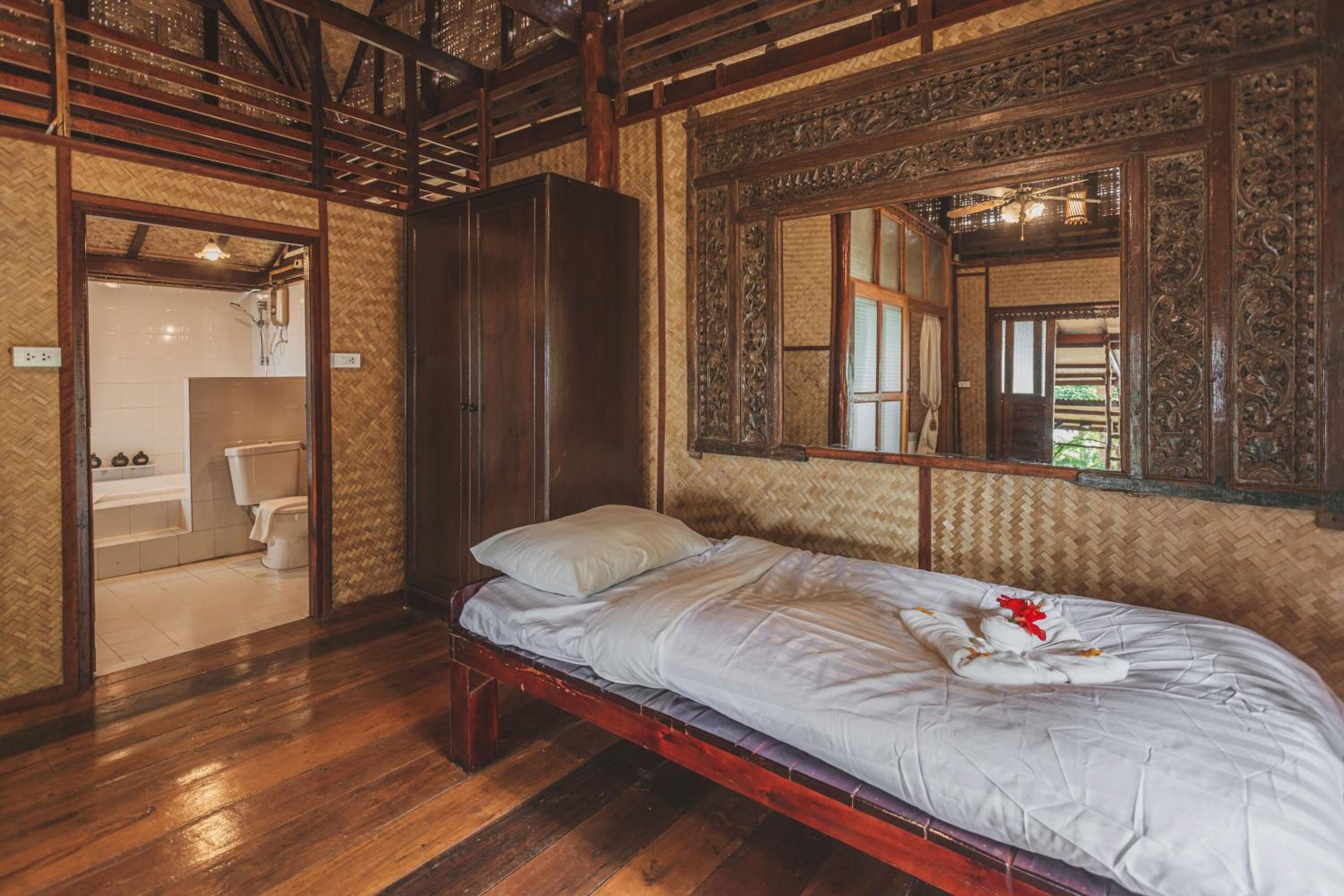 Orchid, Villa